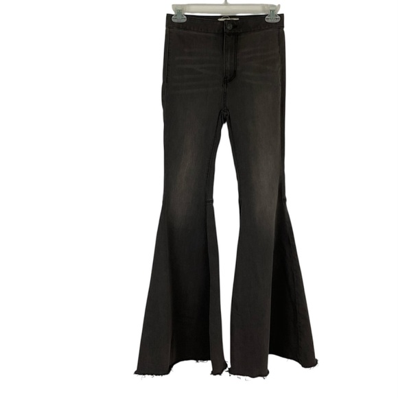 Free People We The Free Just Float on Super Flare Jeans Washed Black Raw Hem- 25 - Picture 9 of 14